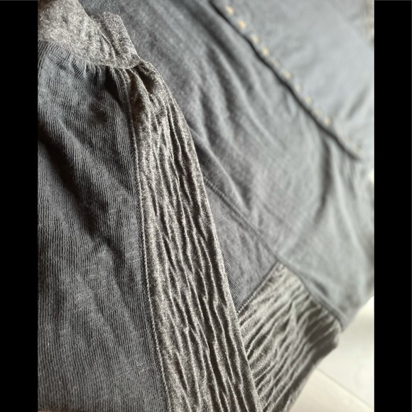 WE THE FREE Oversized Gray Shirt - Picture 9 of 14